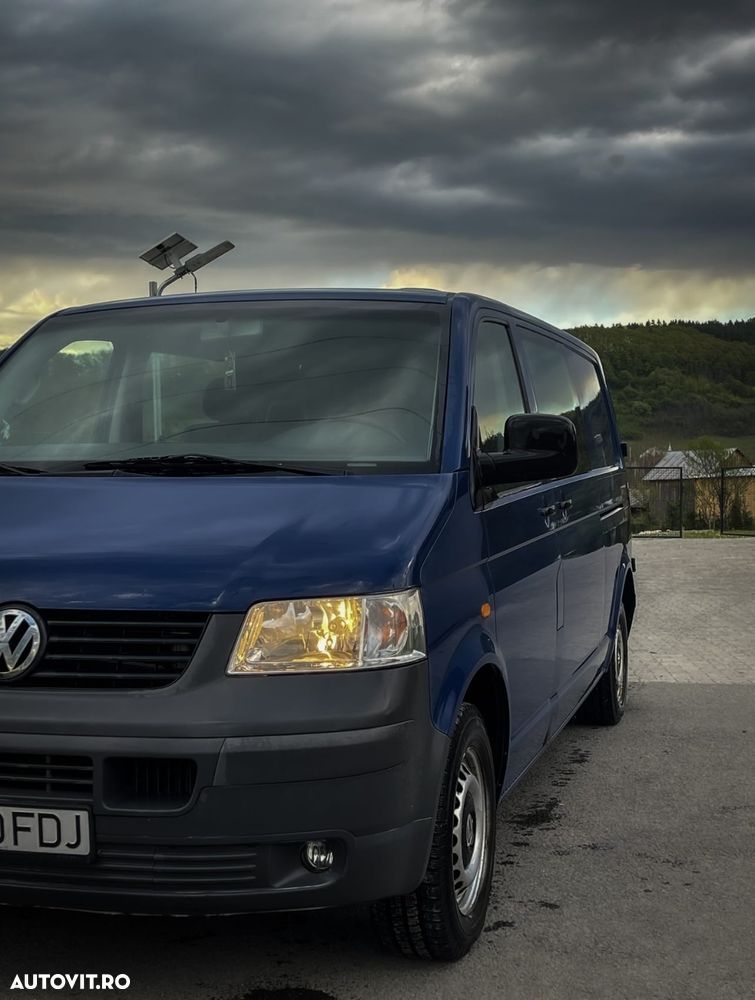 Volkswagen T5 5+1 Locuri - 2