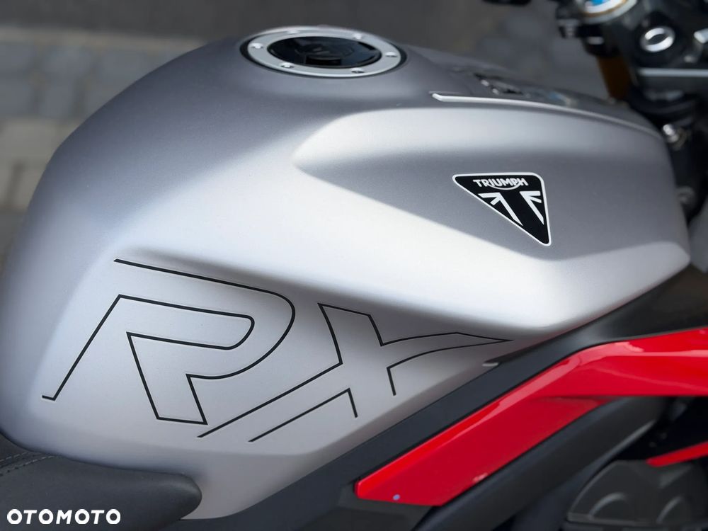 Triumph Street Triple - 7
