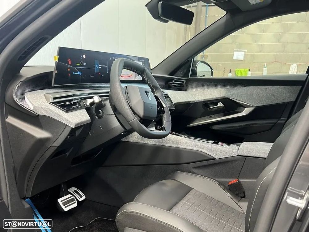 Peugeot E-5008 73 kWh GT - 9