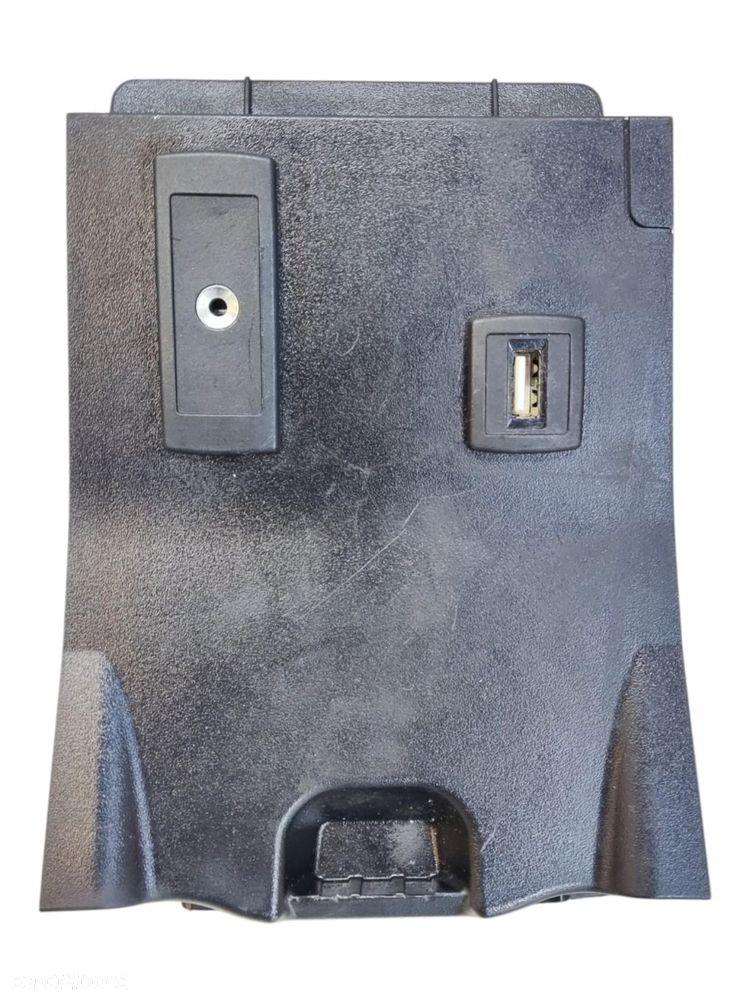 MERCEDES B KLASA W246 GNIAZDO USB AUX  A0009000802 - 2