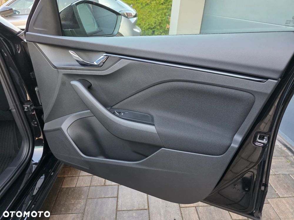 Skoda Kamiq 1.0 TSI Selection DSG - 37