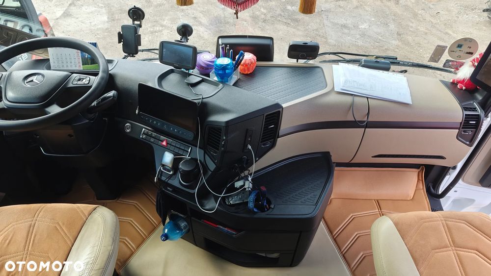 Mercedes-Benz Actros - 4