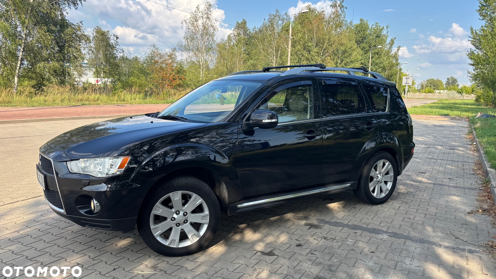 Mitsubishi Outlander 2.0 DID Intense + - 3