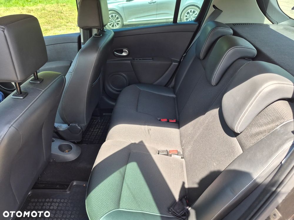 Renault Clio - 13