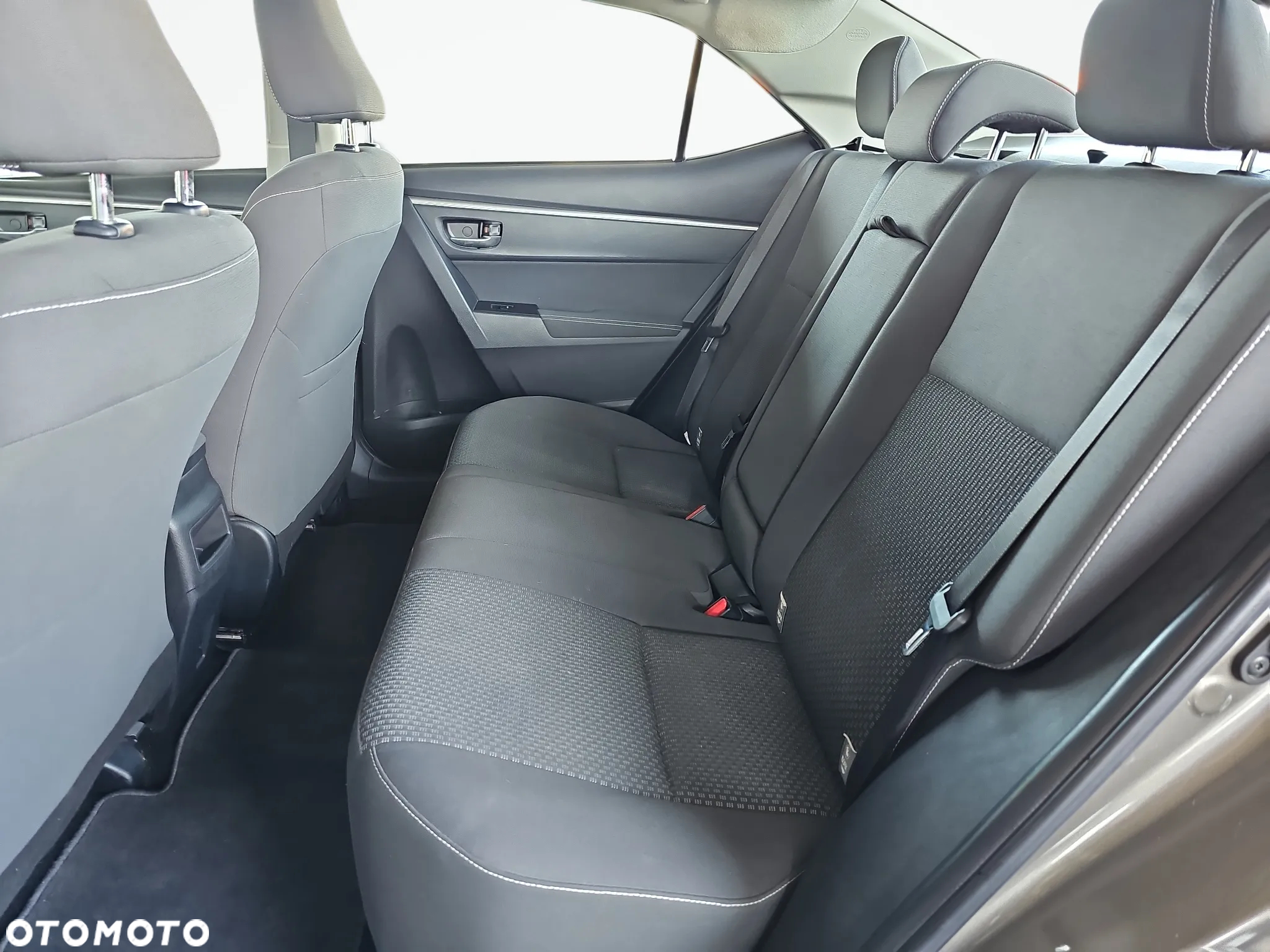 Toyota Corolla 1.6 Comfort - 12