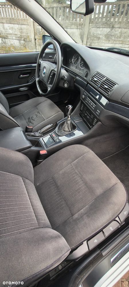 BMW Seria 5 528i - 14