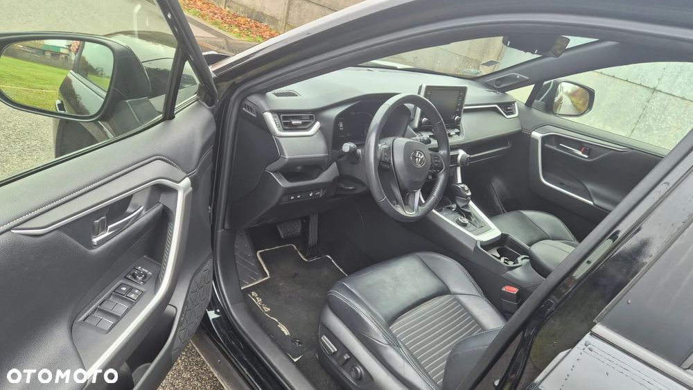 Toyota RAV4 2.5 Hybrid Black Edition by JBL 4x4 - 6