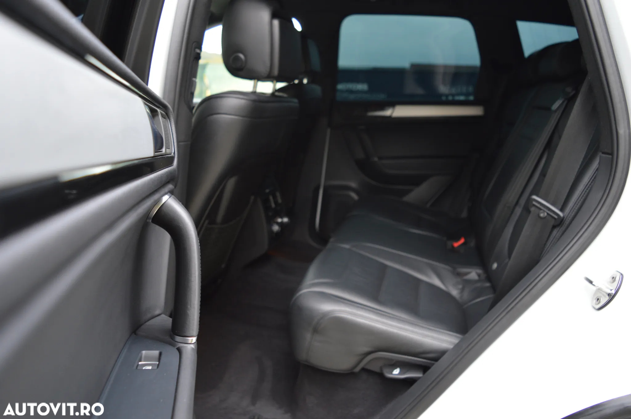Volkswagen Touareg 3.0 V6 TDI BMT - 30