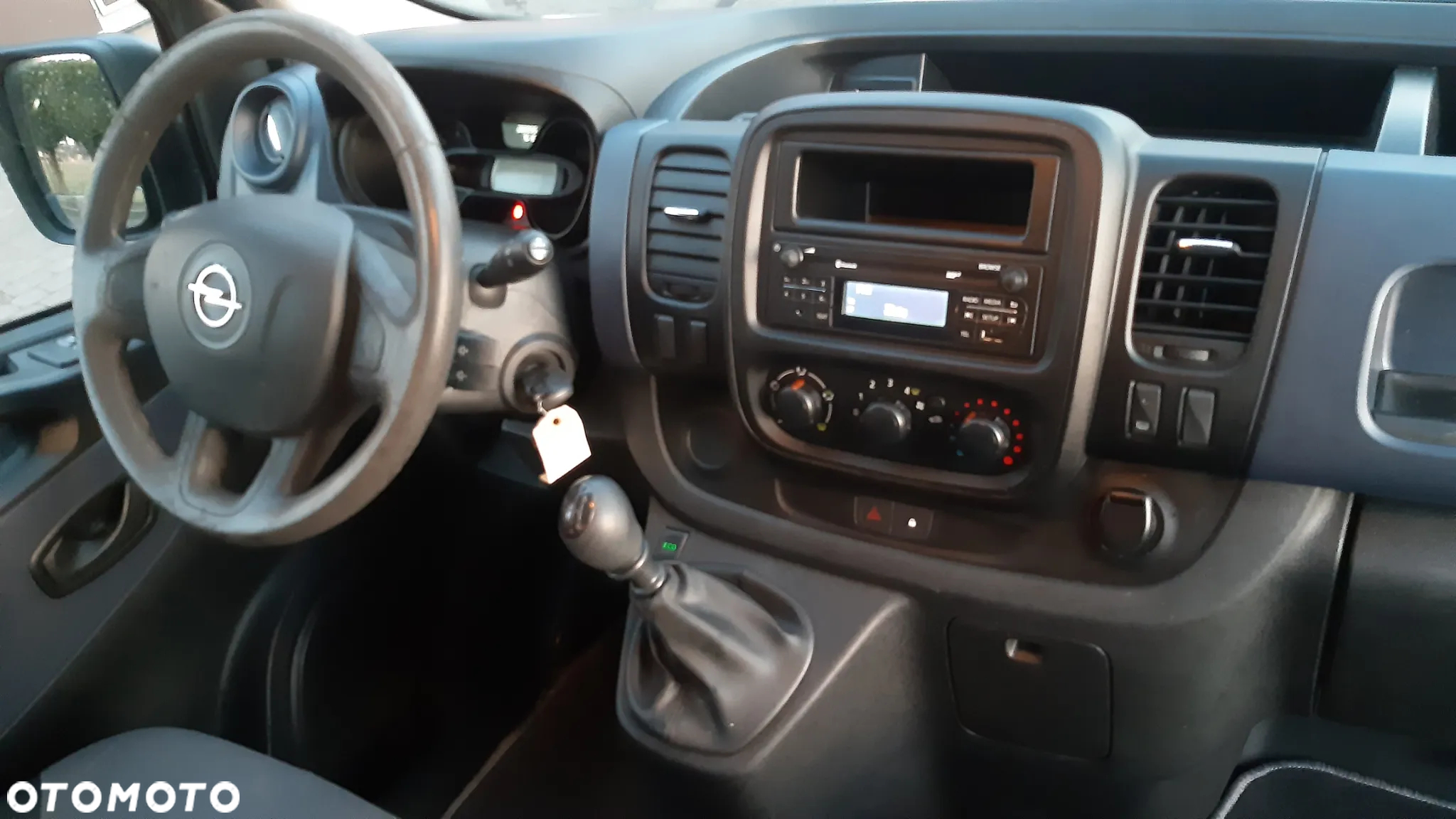 Opel Vivaro - 9