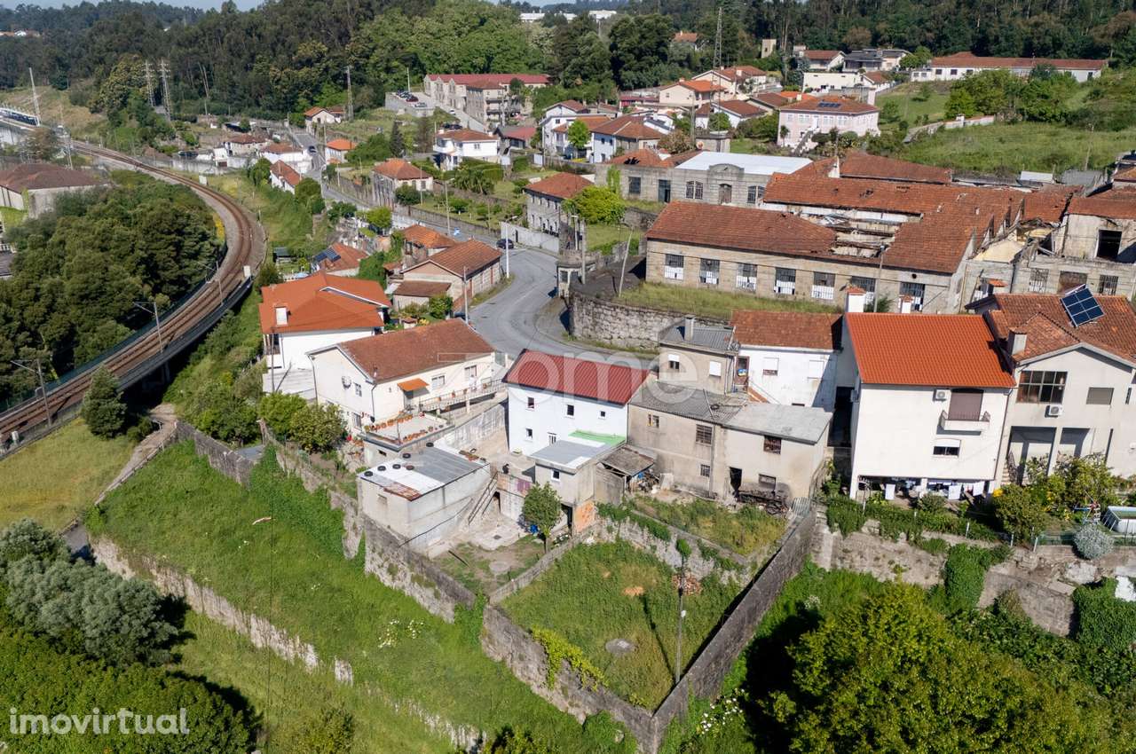 Moradia Individual renovado em Bairro - V. N. Famalicão - Grande imagem: 2/27