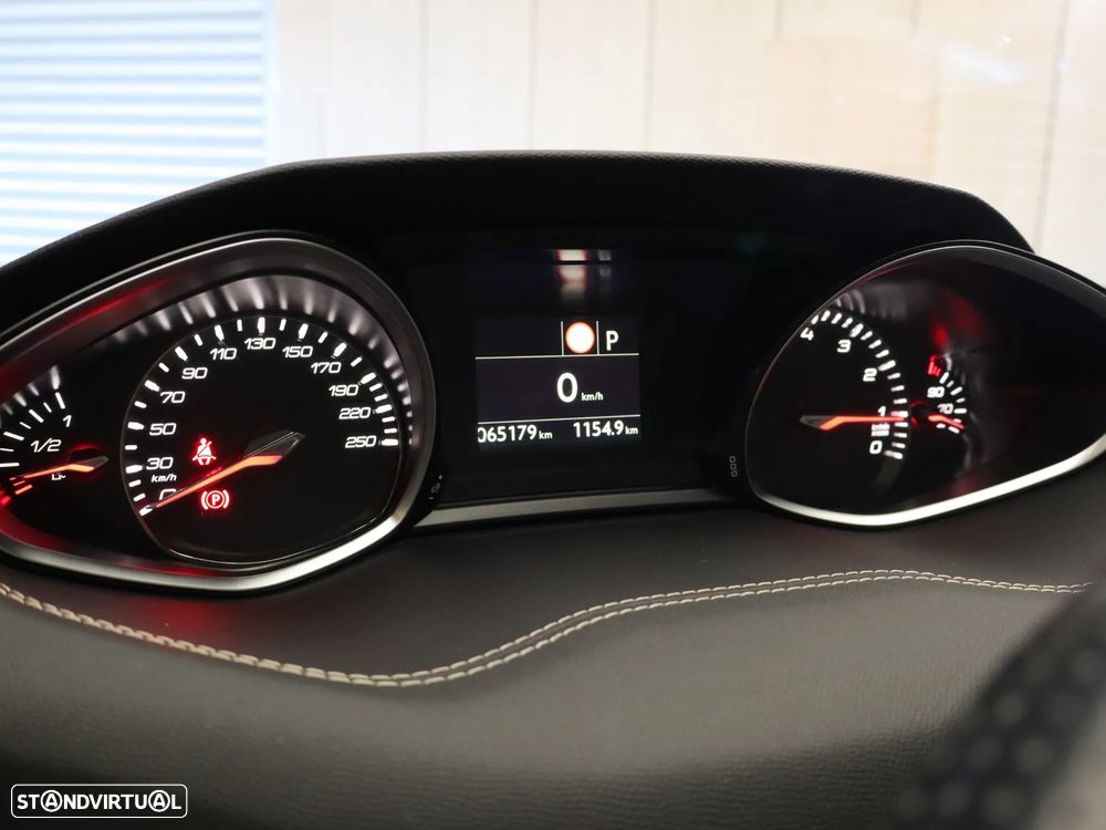Peugeot 308 1.2 PureTech GT Line EAT8 - 24