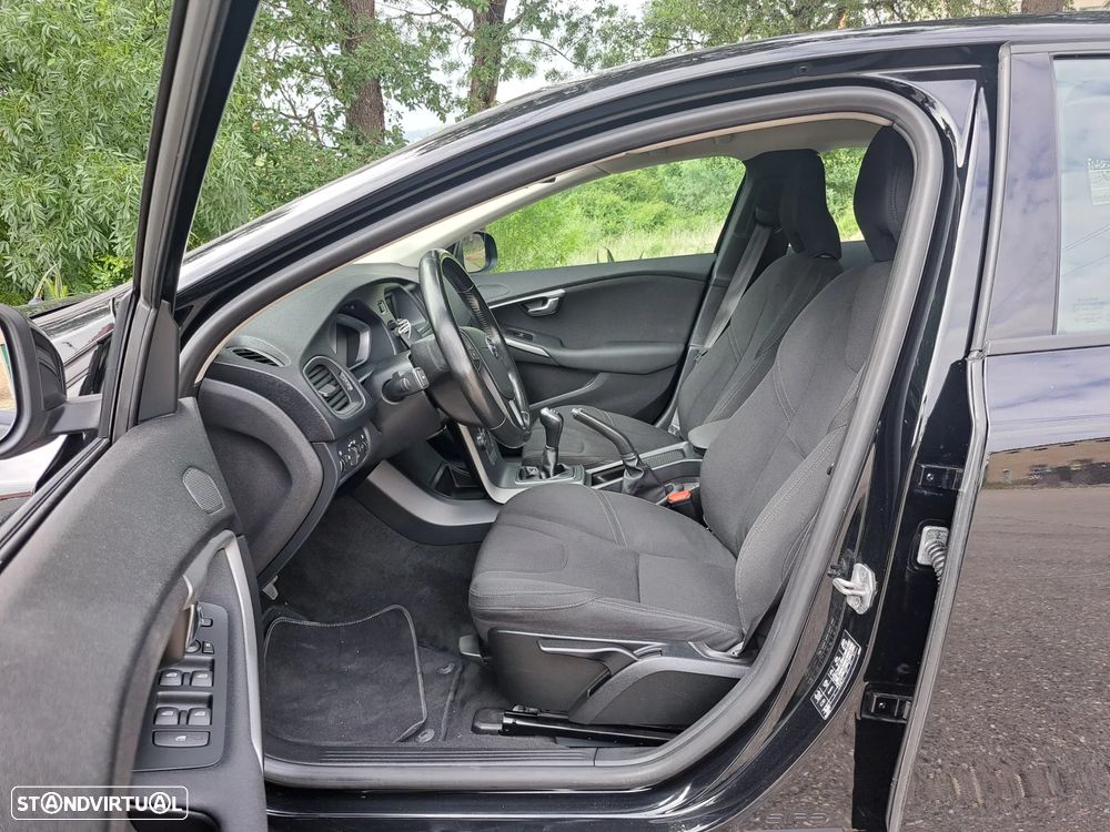 Volvo V40 1.6 D2 Eco Kinetic - 16