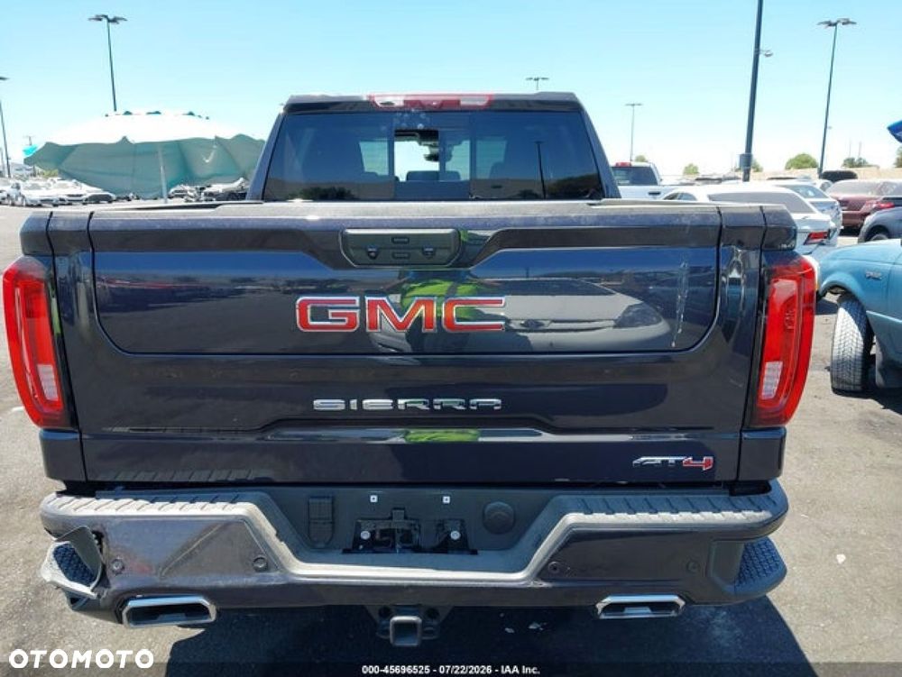 GMC Sierra - 4