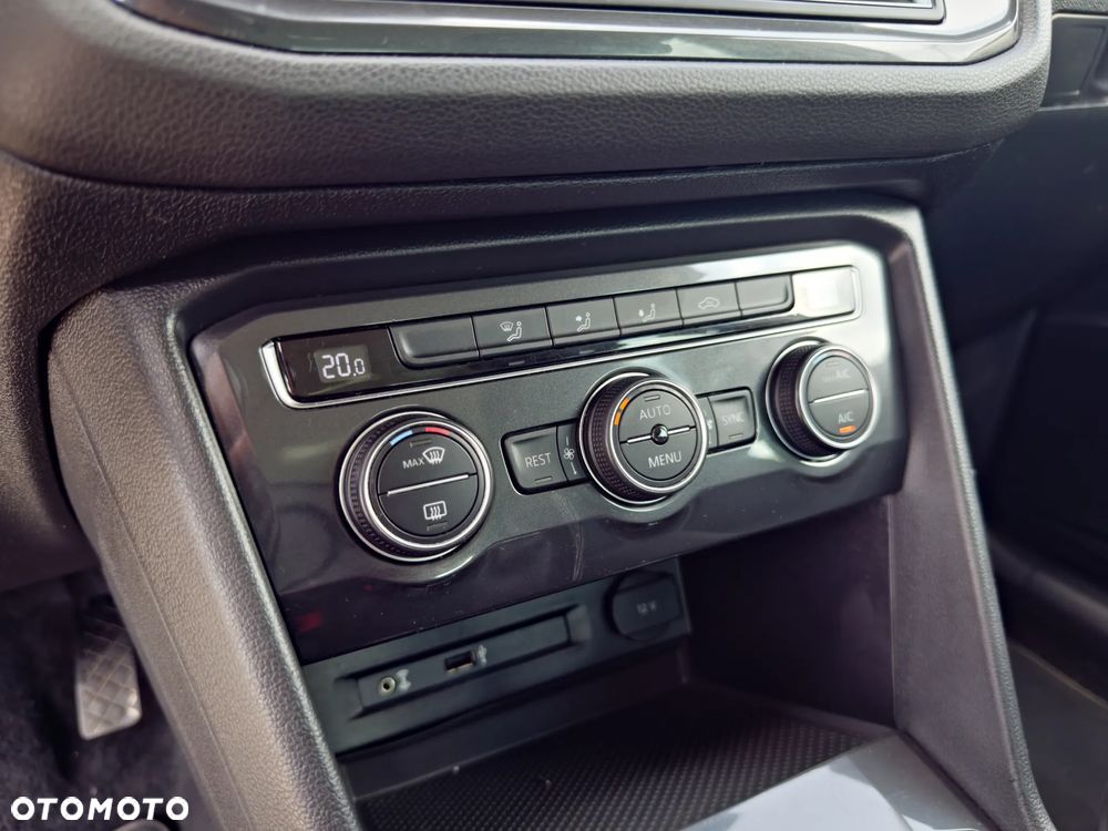 Volkswagen Tiguan 2.0 TDI SCR Comfortline - 24