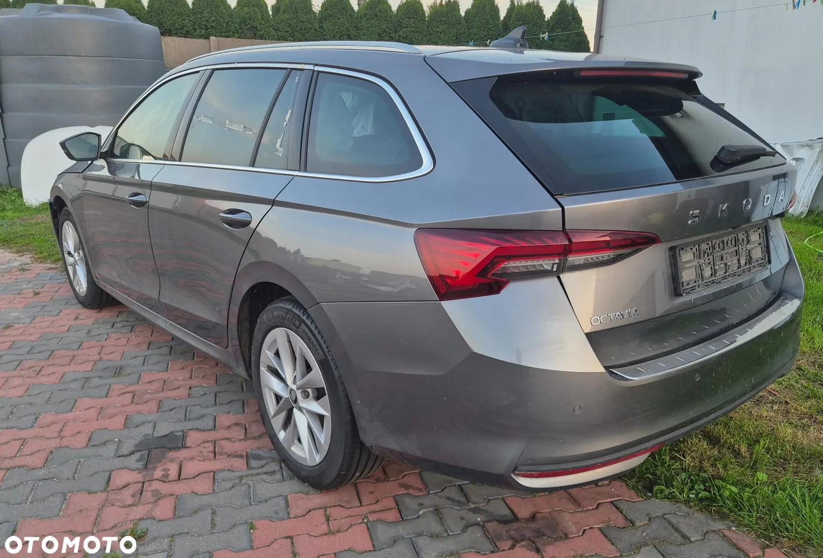 Skoda Octavia 2.0 TDI Ambition DSG - 4
