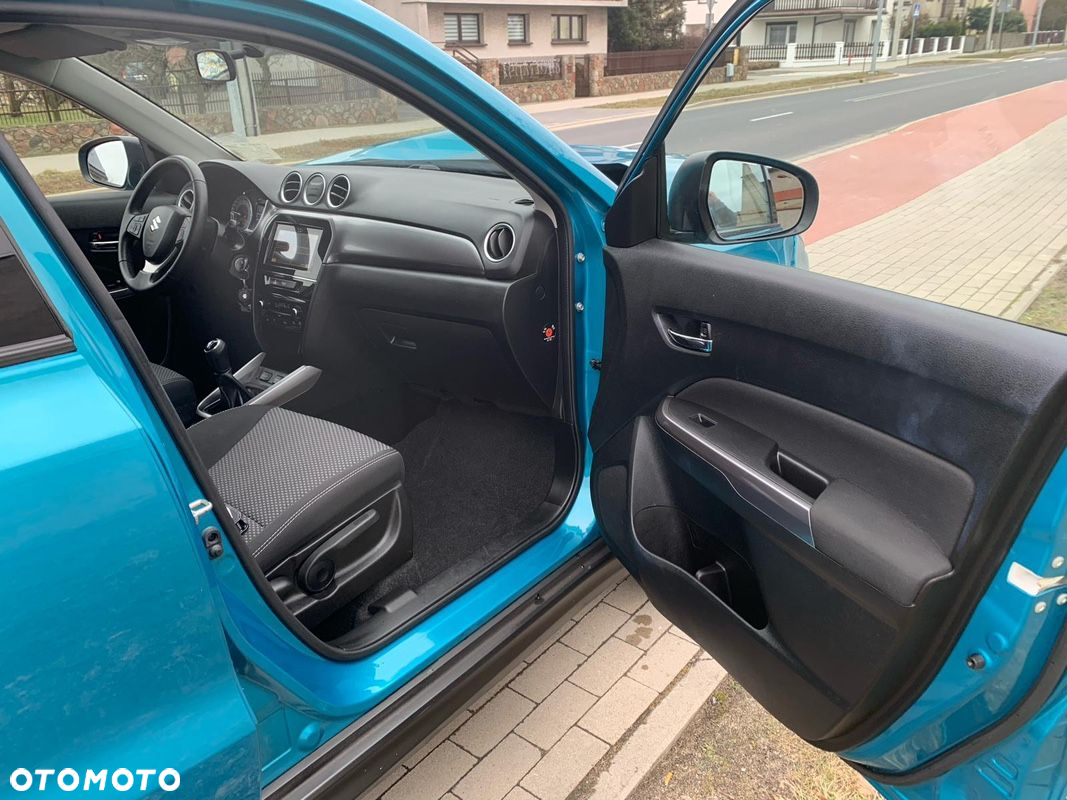 Suzuki Vitara 1.0 Boosterjet Premium 2WD - 31