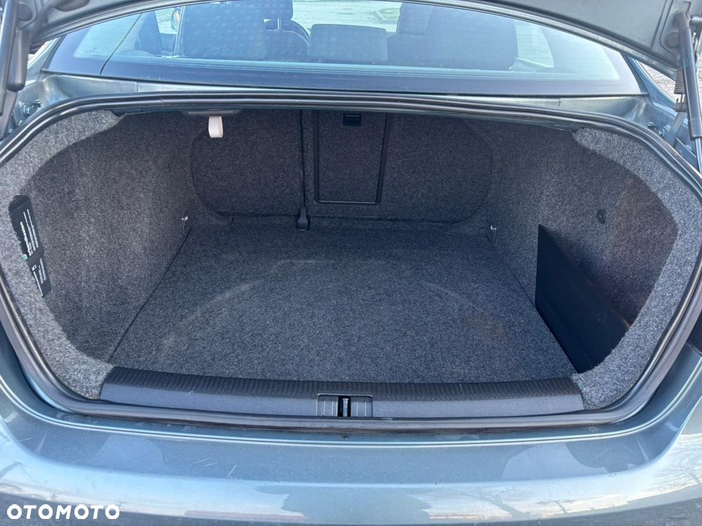 Volvo V40 D3 Geartronic RDesign - 26