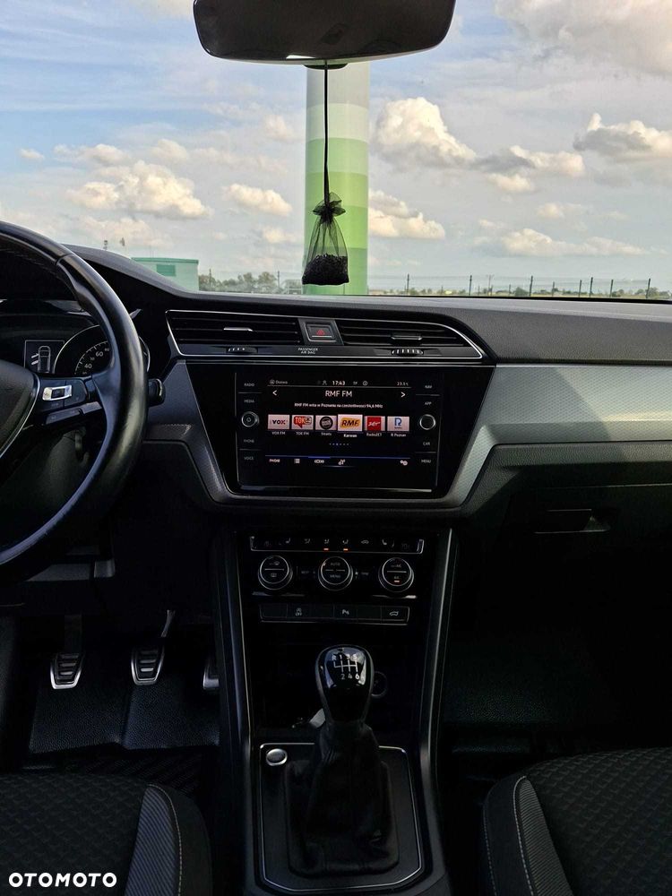 Volkswagen Touran - 5