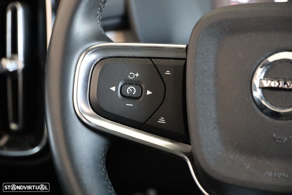 Volvo XC 40 1.5 T2 Plus Dark Auto - 19