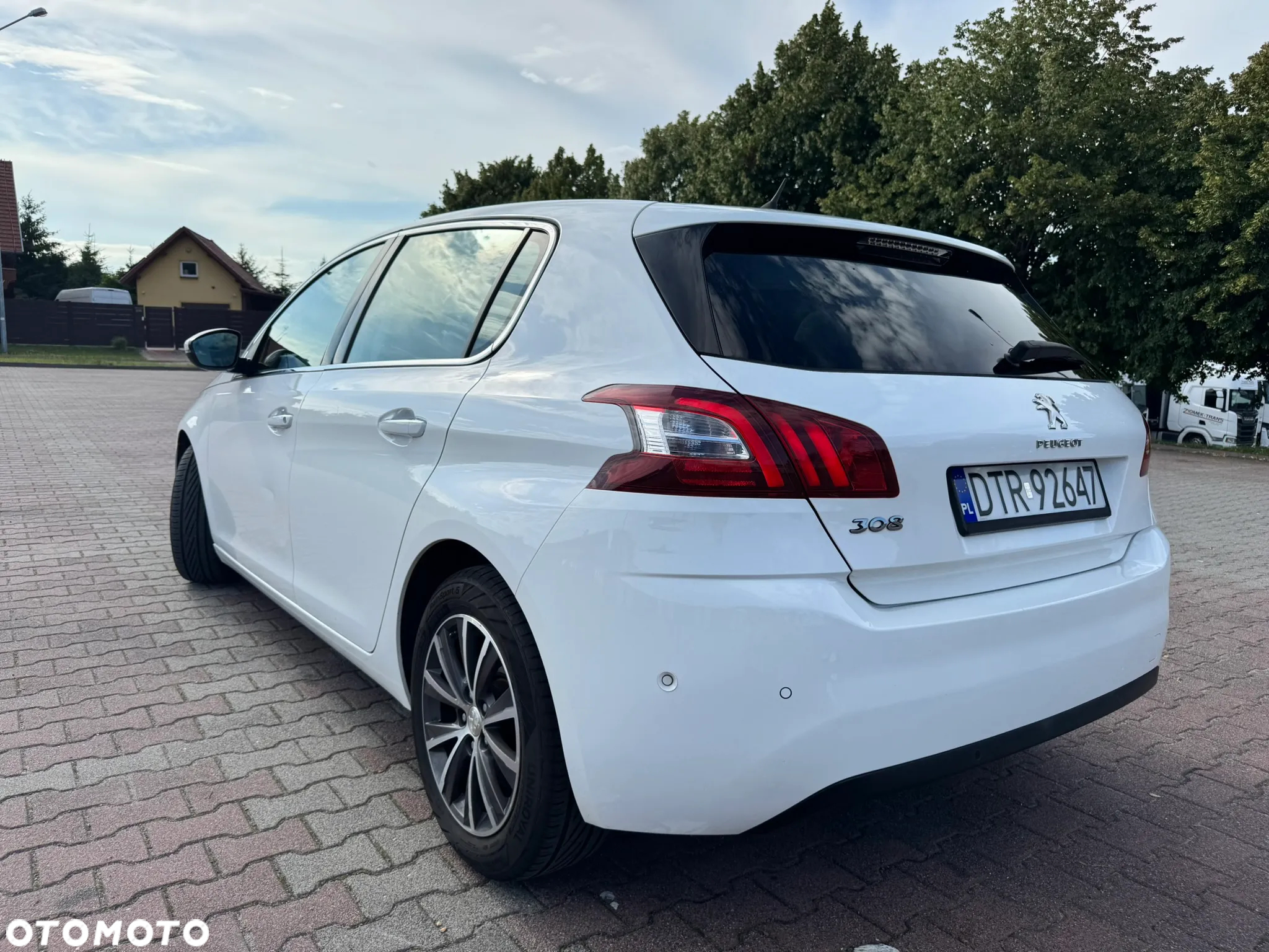 Peugeot 308 - 8