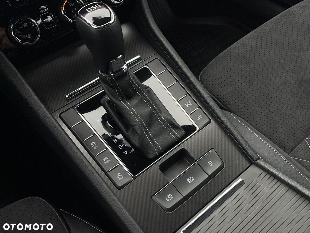 Skoda Superb 2.0 TSI Sportline DSG - 32