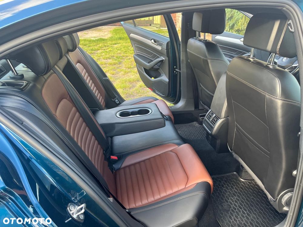 Volkswagen Passat - 10