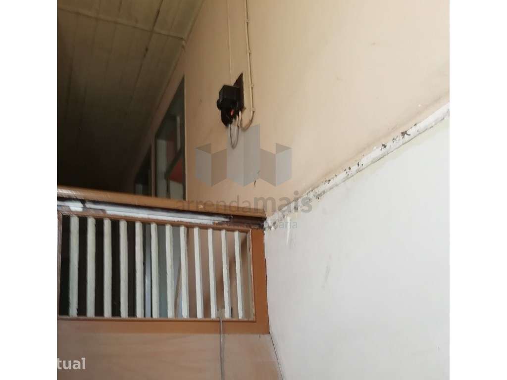 Vende-se Prédio numa das principais ruas da Baixa de Coimbra para r... - Grande imagem: 3/11