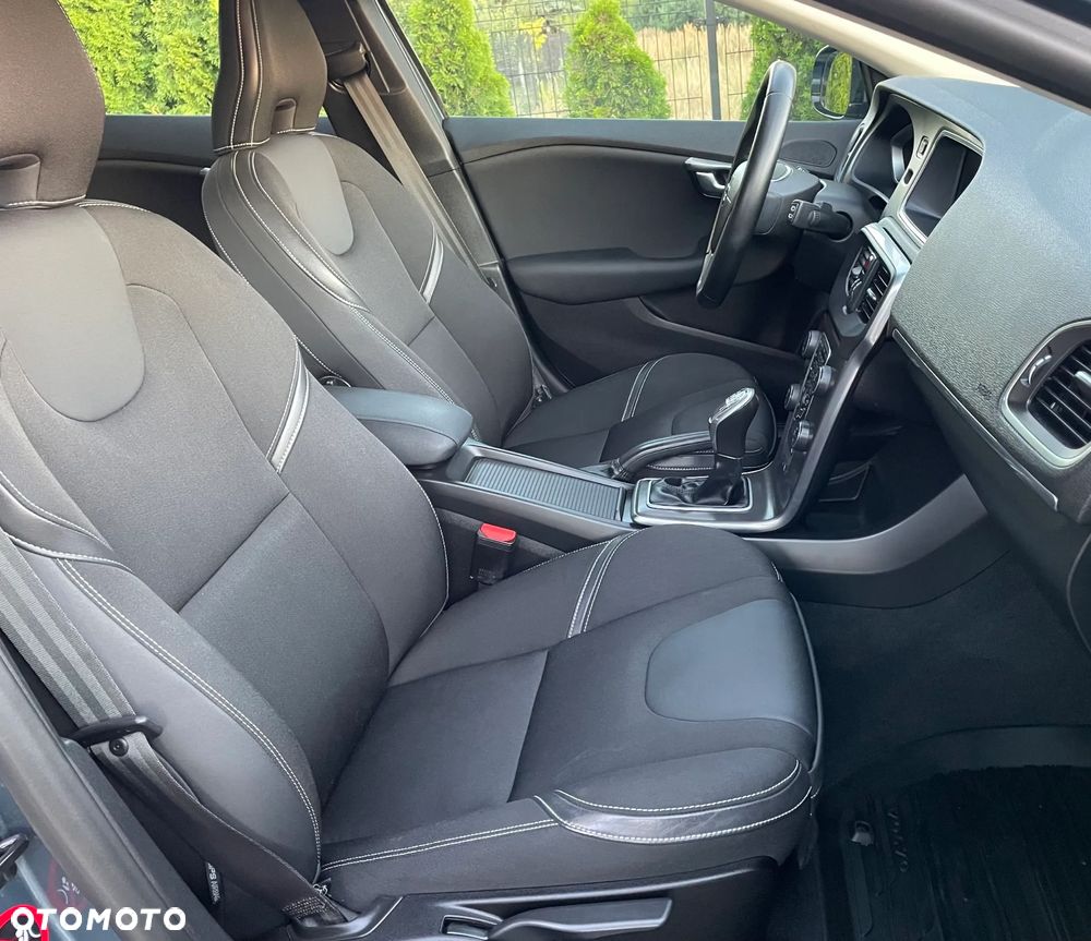 Volvo V40 D3 Momentum - 10
