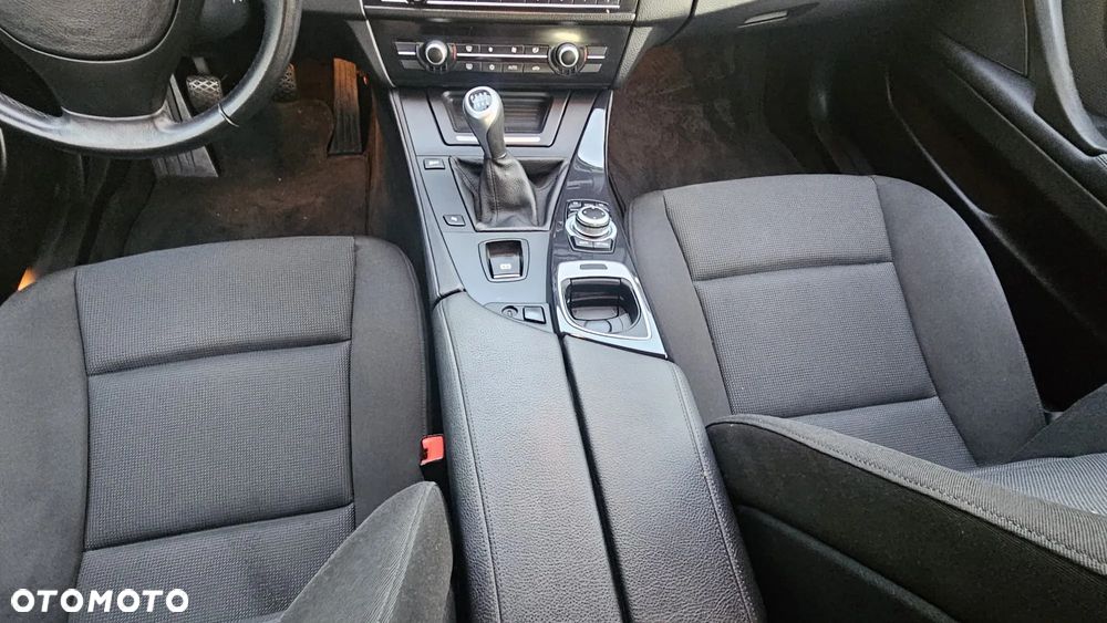 BMW Seria 5 520d - 16