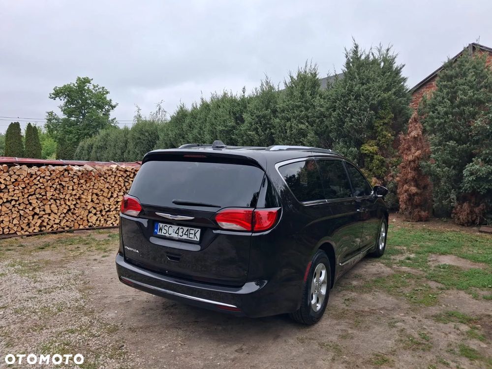 Chrysler Pacifica - 7
