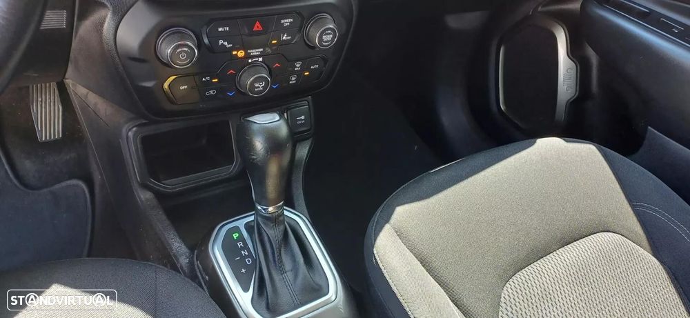 Jeep Renegade - 16