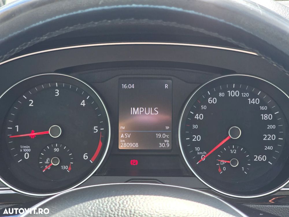 Volkswagen Passat 2.0 TDI SCR DSG Highline - 23