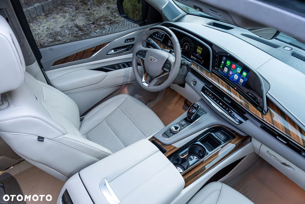 Cadillac Escalade - 32