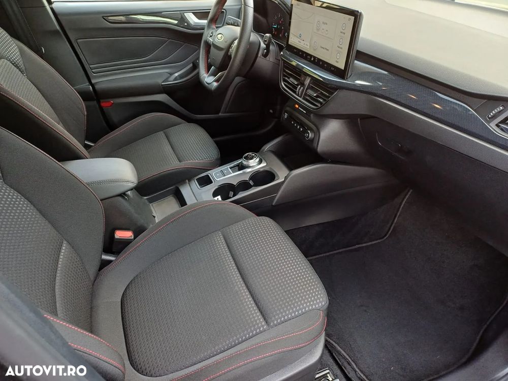 Ford Focus 1.5 EcoBlue Start-Stopp-System Aut. ST-LINE DESIGN - 11
