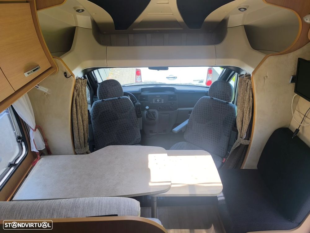 Challenger Genesis Cama central - 6