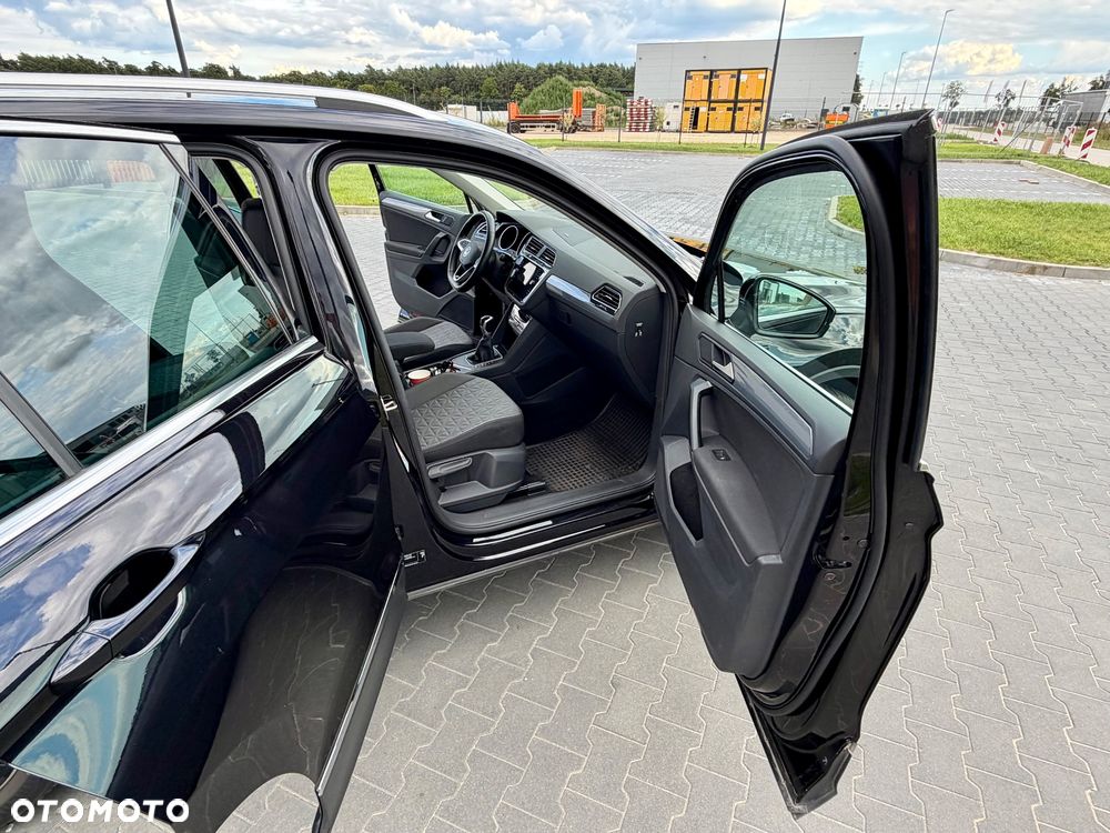 Volkswagen Tiguan - 32