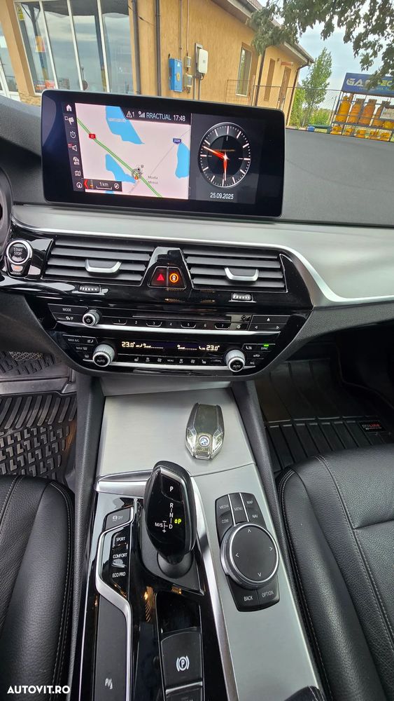 BMW Seria 5 520i AT - 10