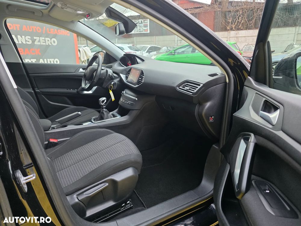 Peugeot 308 1.2 L PureTech Turbo S&S Allure Pack - 14