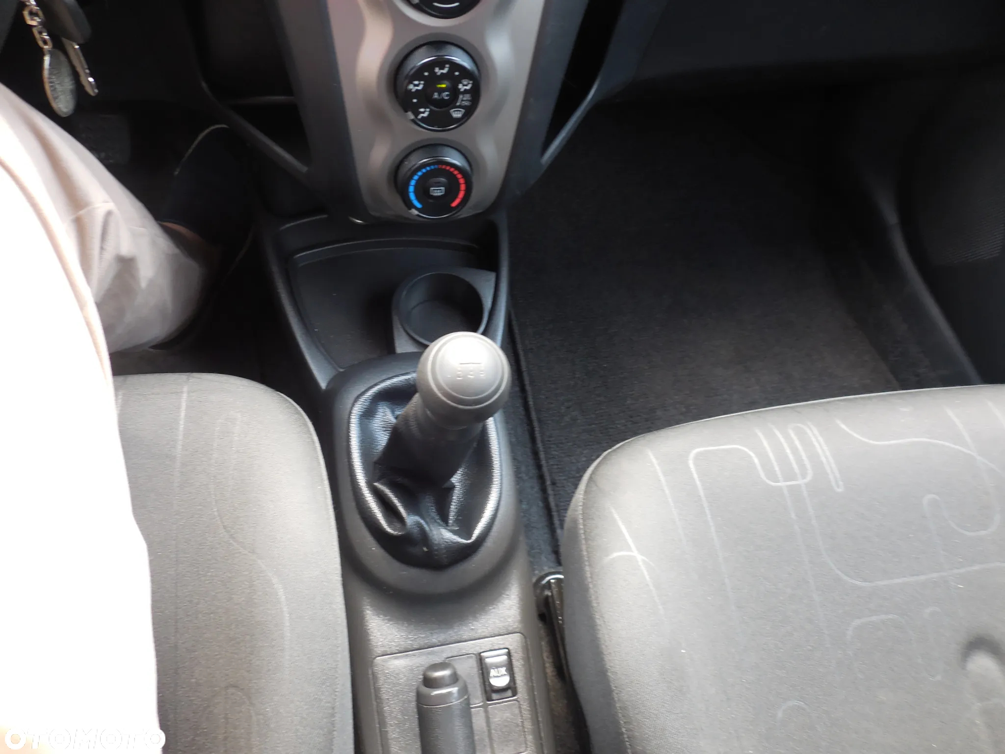 Toyota Yaris 1.0 Active - 22