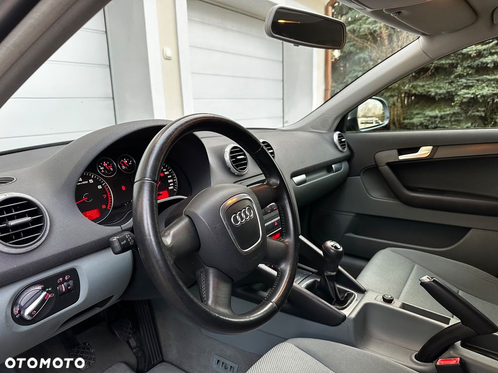 Audi A3 Sportback 1.8 TFSI Attraction - 17