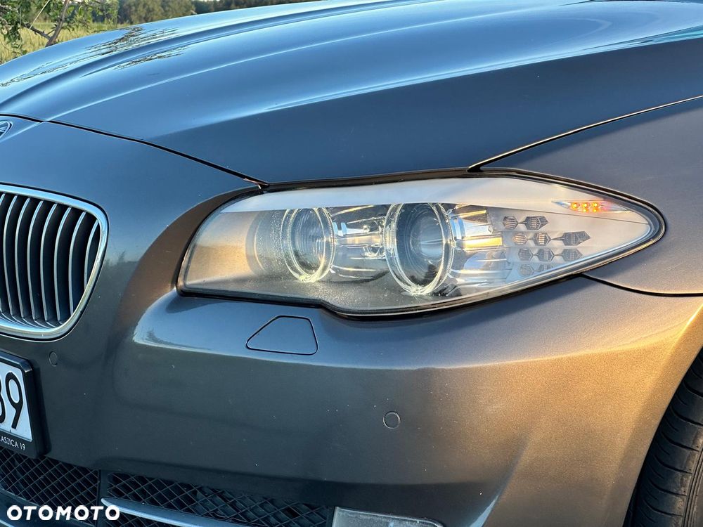 BMW Seria 5 525d xDrive - 33