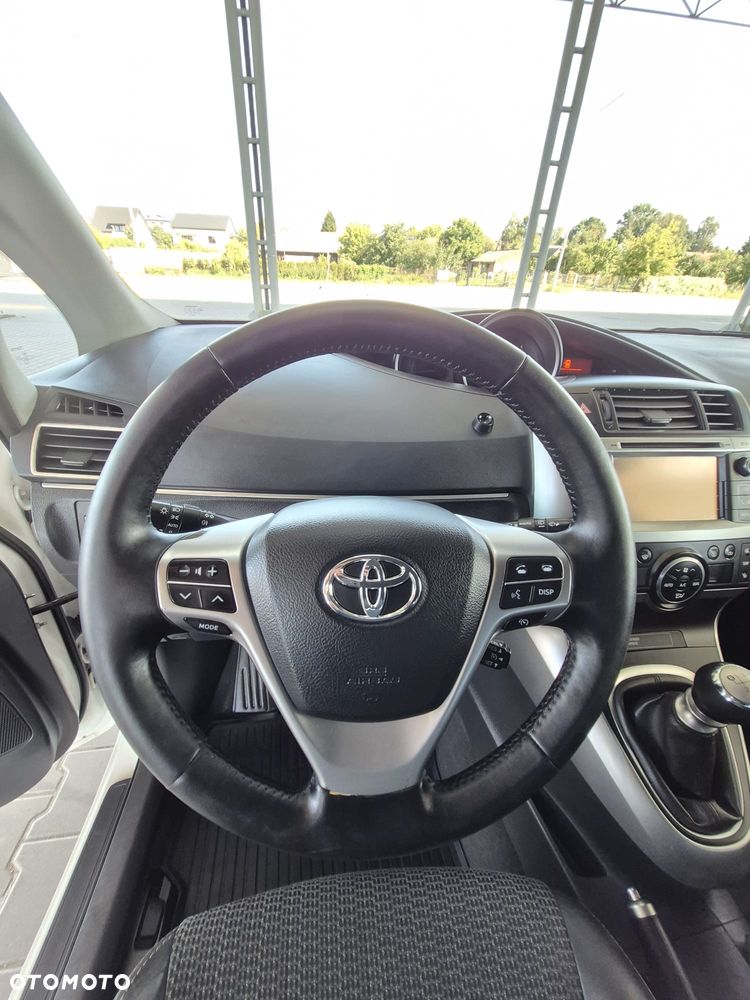 Toyota Verso 1.8 Prestige 7os - 18