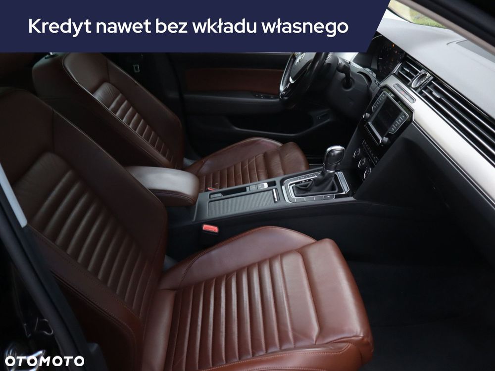 Volkswagen Passat - 11