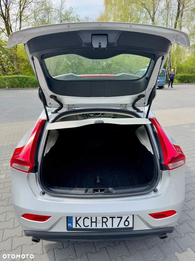 Volvo V40 - 22