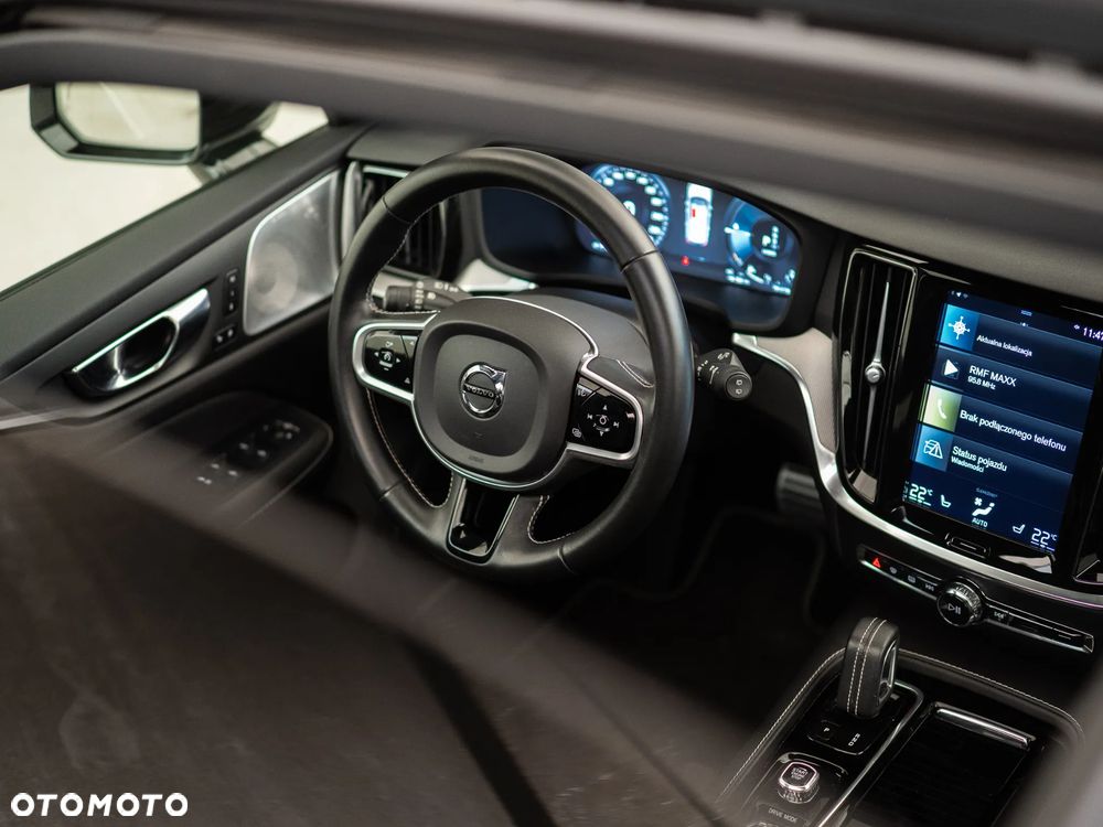Volvo V60 T8 AWD Recharge Geartronic RDesign - 29