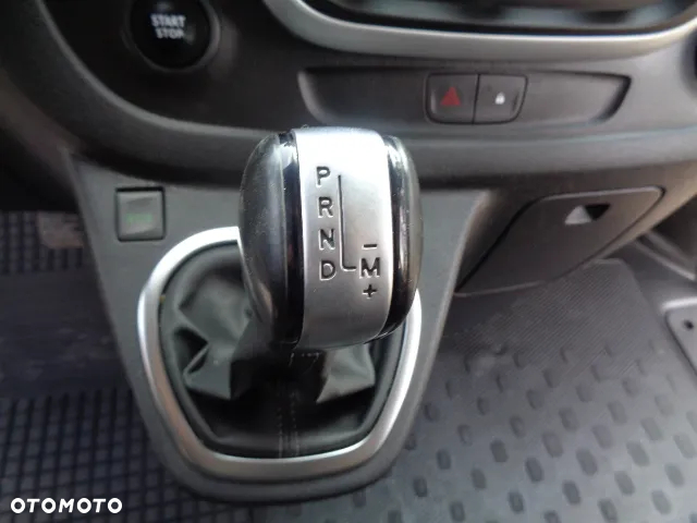 Nissan NV300 - 14