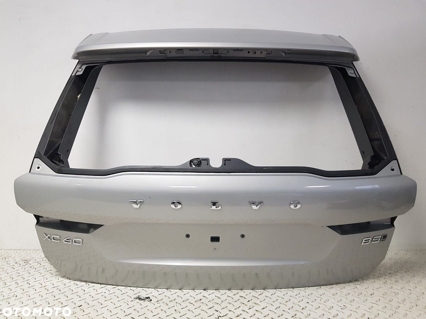 ŁADNA KLAPA BAGAŻNIKA TYŁ TYLNA VOLVO XC-60 XC60 II 2 17-25 31420451 KOLOR 735 - 2