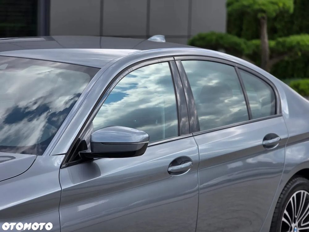BMW Seria 5 520i GPF Sport Line sport - 36