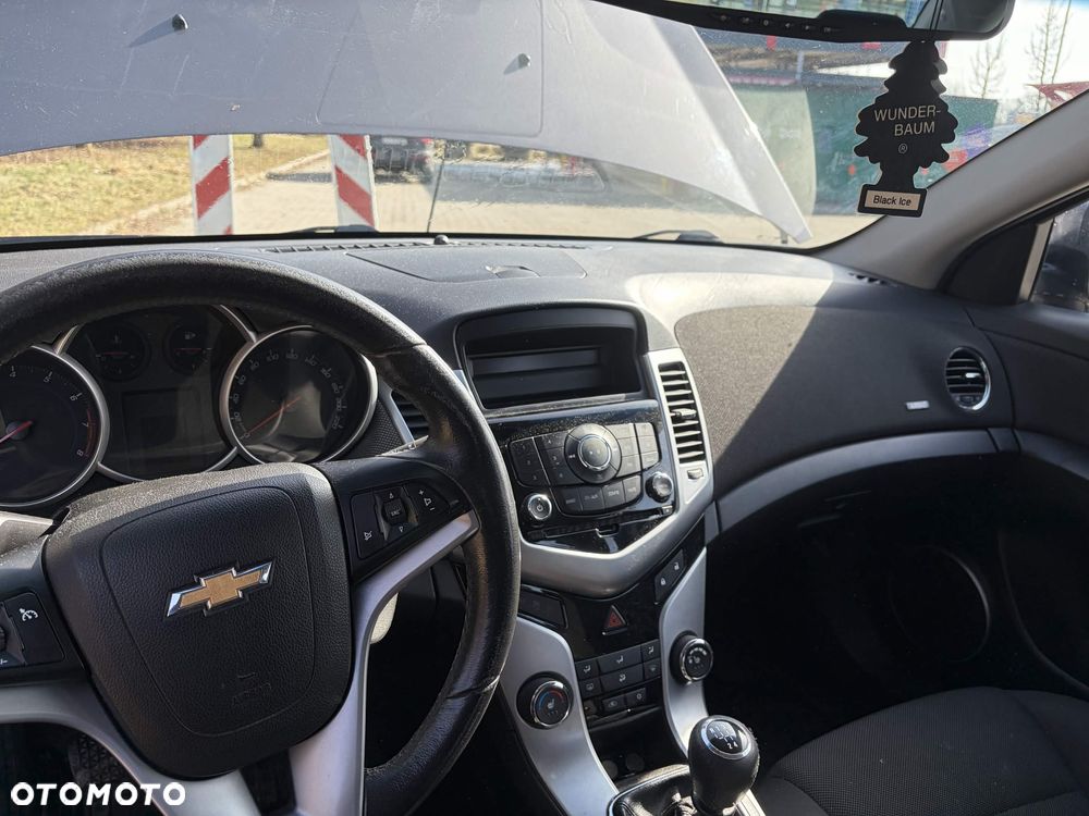 Chevrolet Cruze - 17