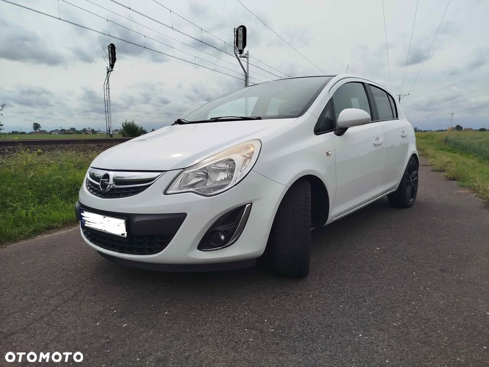 Opel Corsa 1.4 16V Color Edition - 1